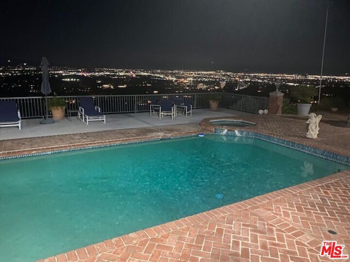 Property Photo:  3324 Alana Dr  CA 91403 
