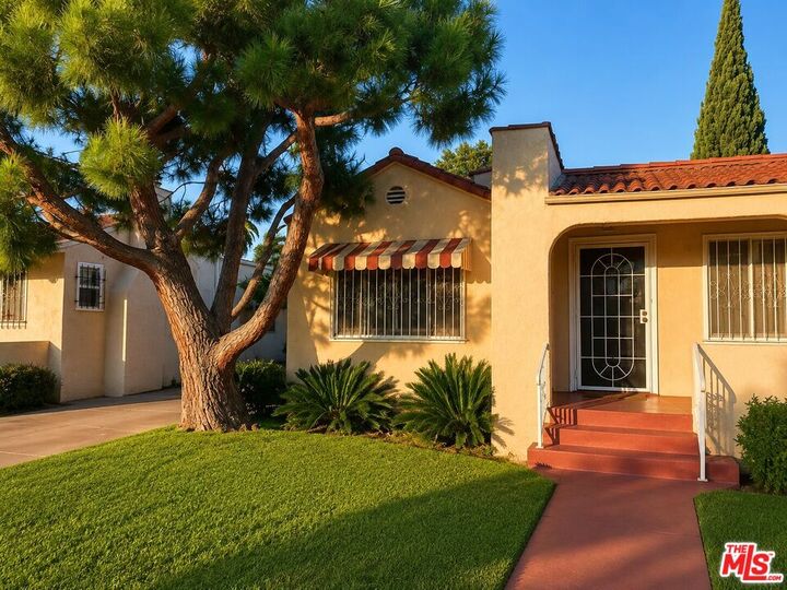Property Photo:  2931 Potomac Ave  CA 90016 