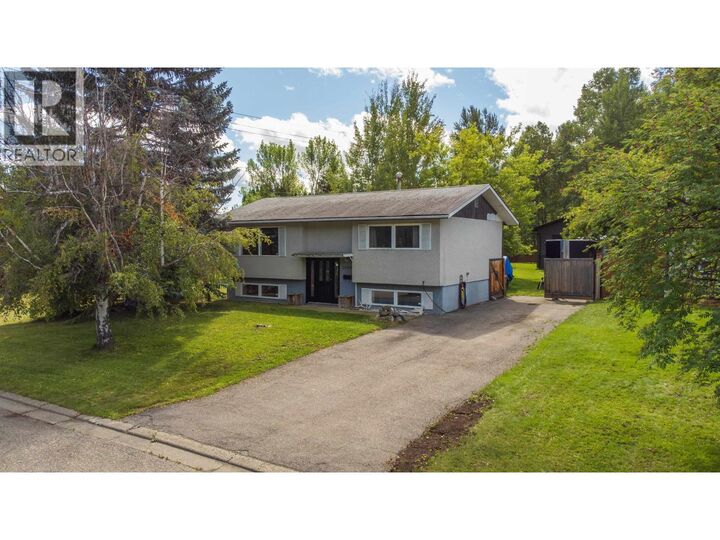Property Photo: 2099 Macdonald Avenue BC V2L 4G5