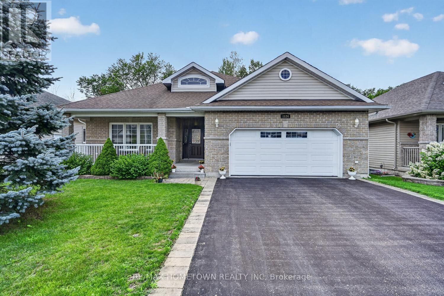 Property Photo: 1124 McClure Crescent ON K6V 0B6