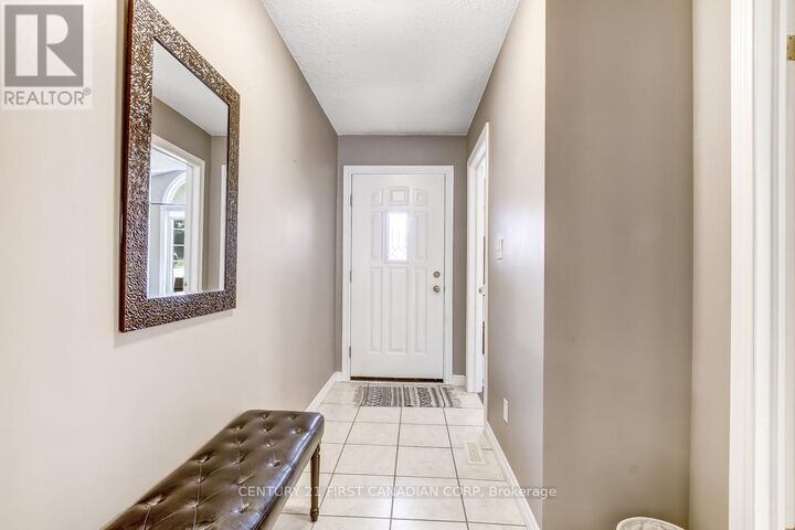 Property Photo: 1077 Hamilton Road 47 ON N5W 6G3
