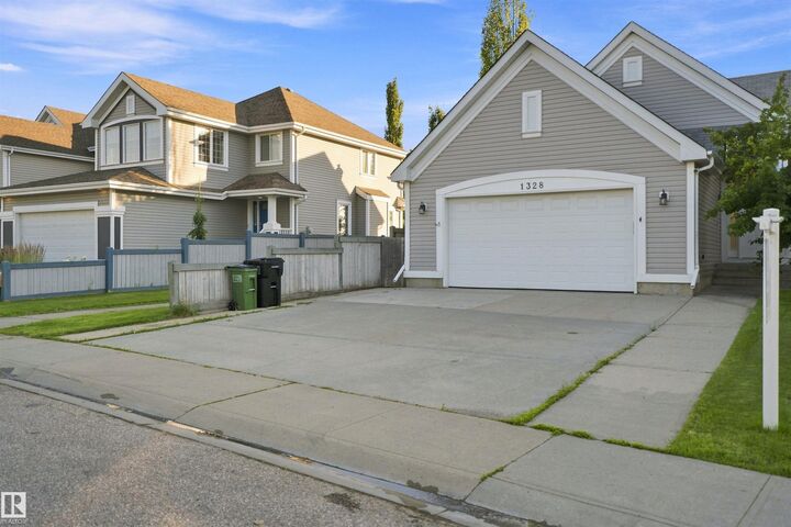 Property Photo:  1328 80 Street SW  AB T6X 1H4 