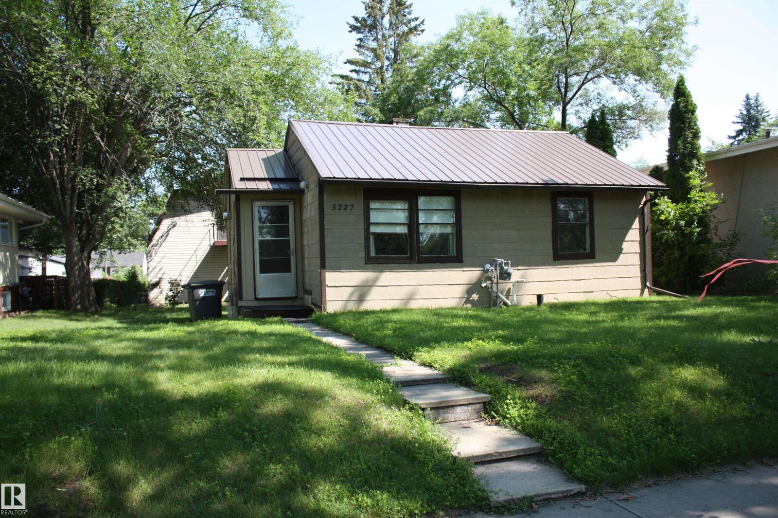 Property Photo:  5227 51 Street  AB T0A 2W0 