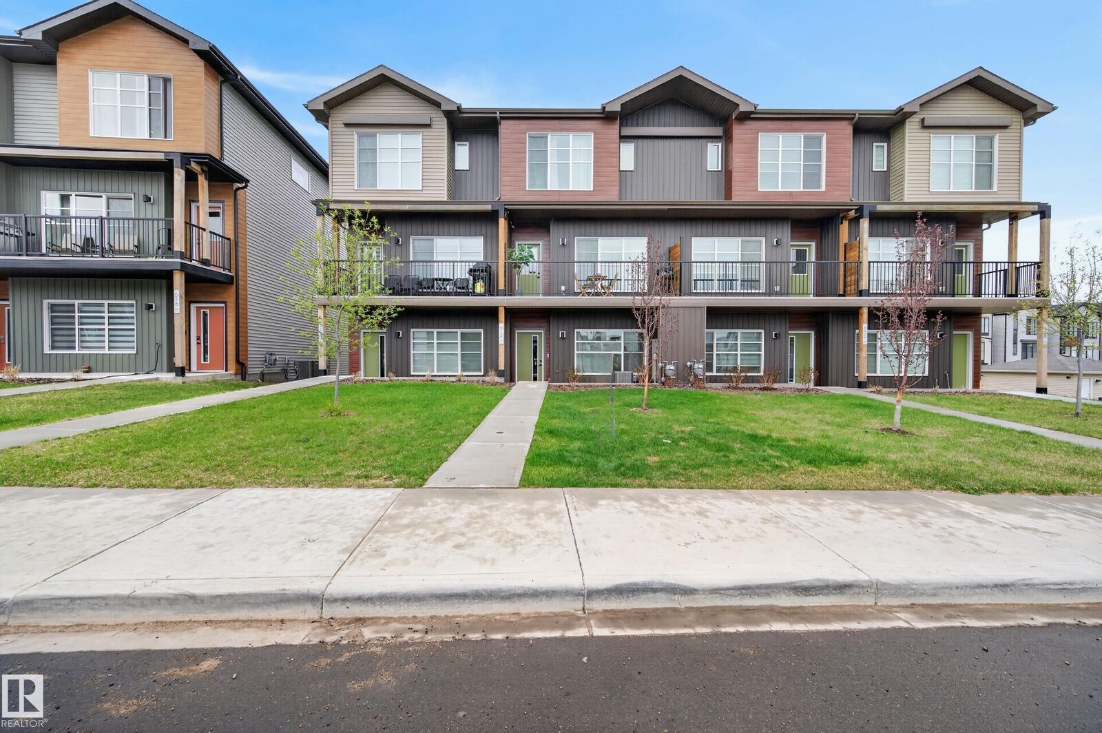 Property Photo: 512 37 Street SW AB T6X 3B2