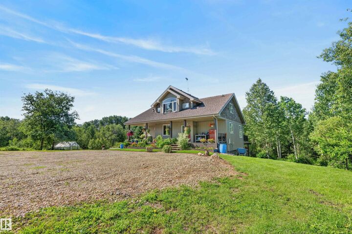 Property Photo: 59122 Rge Road 233 AB T0G 2J0