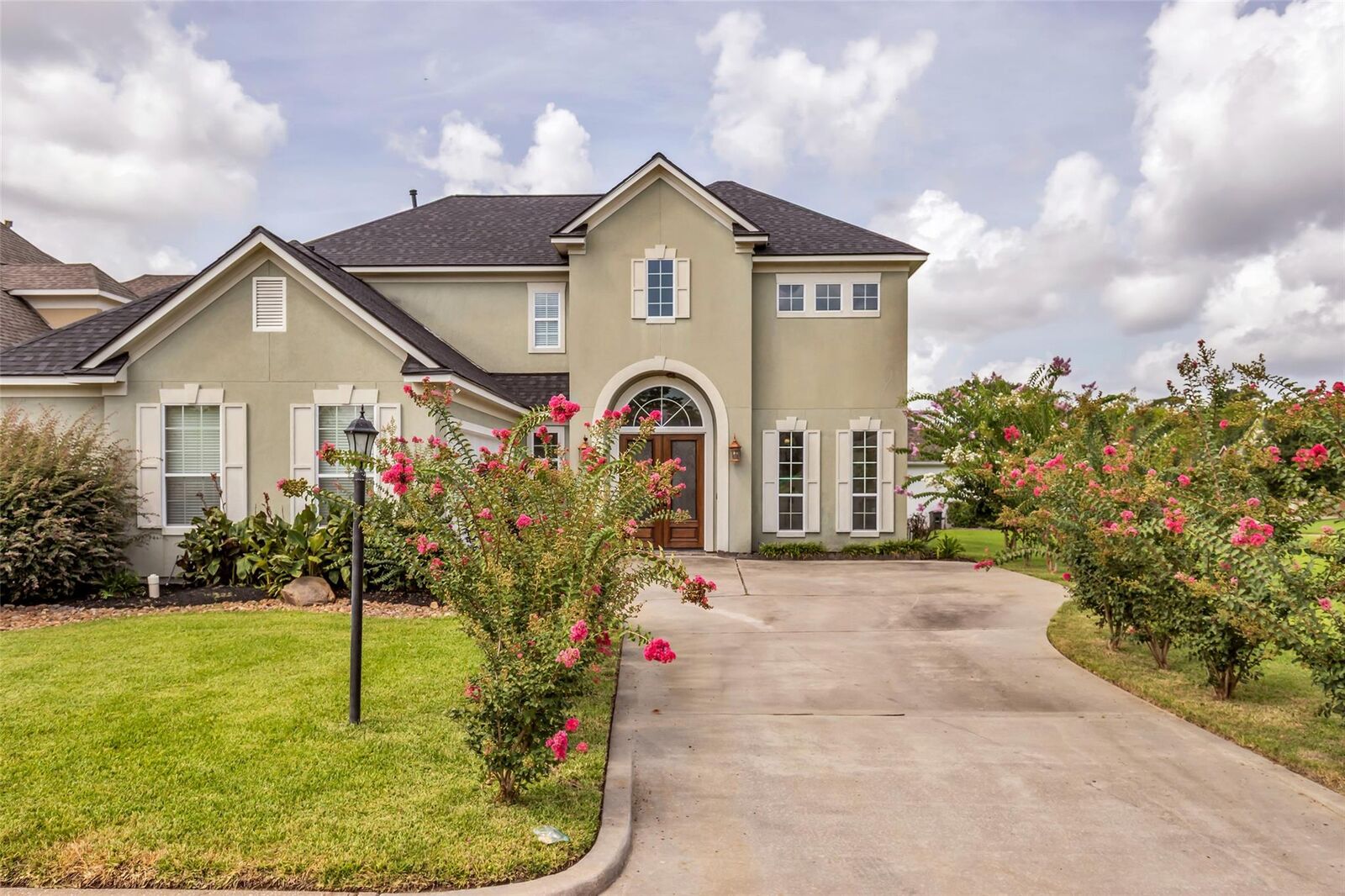Property Photo: 115 Hampton Glen Road TX 77356
