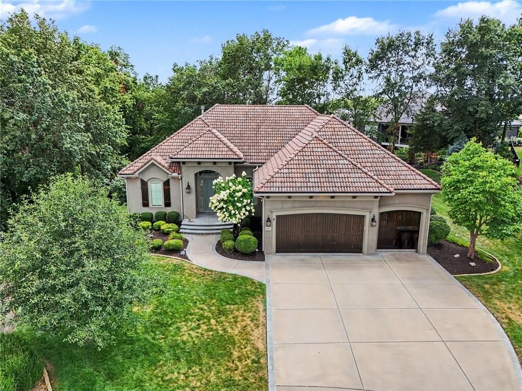Property Photo:  5950 N Saline Avenue  MO 64151 
