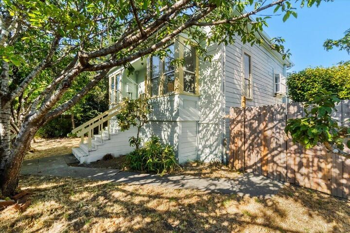 Property Photo:  2025 California Street  CA 95501 