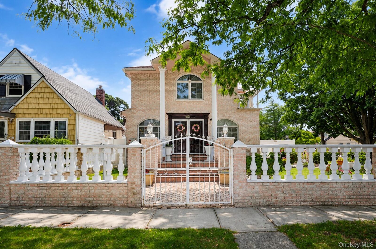 Property Photo:  265-04 79th Avenue  NY 11004 