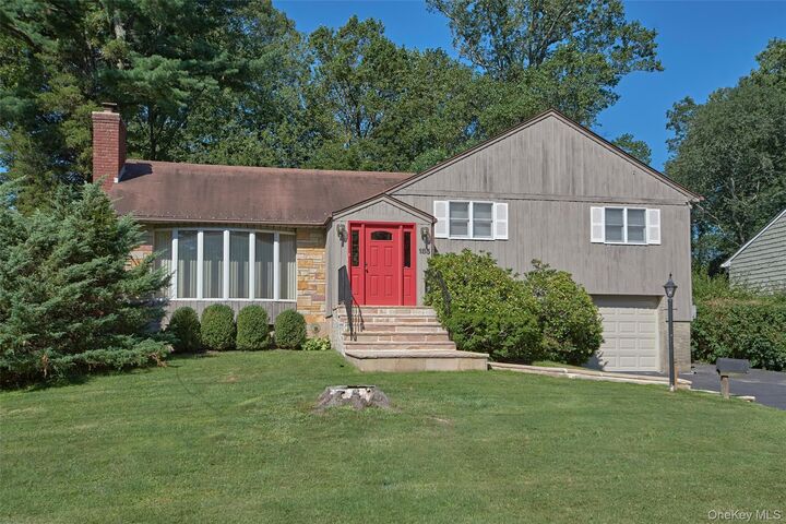 Property Photo:  185 Pinewood Road  NY 10530 