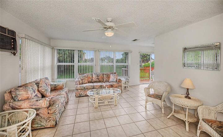 Property Photo:  2828 Magnolia Way  FL 33950 