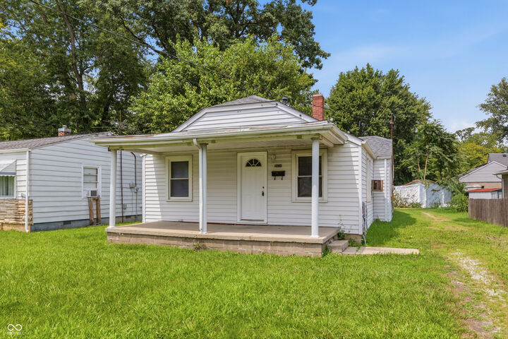 Property Photo: 2618 E 8th Street IN 46012
