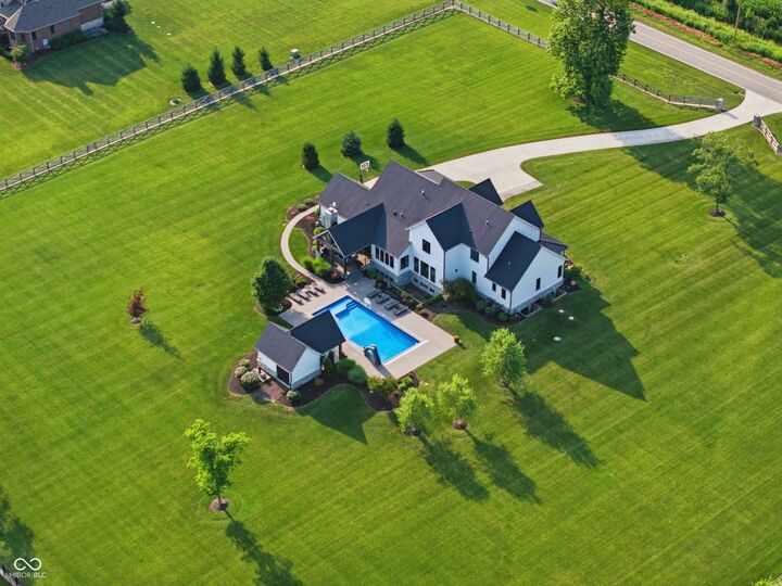 Property Photo:  6837 W 300 S  IN 46163 