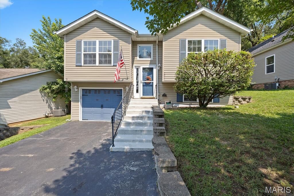 Property Photo: 1011 Vine Street IL 62234