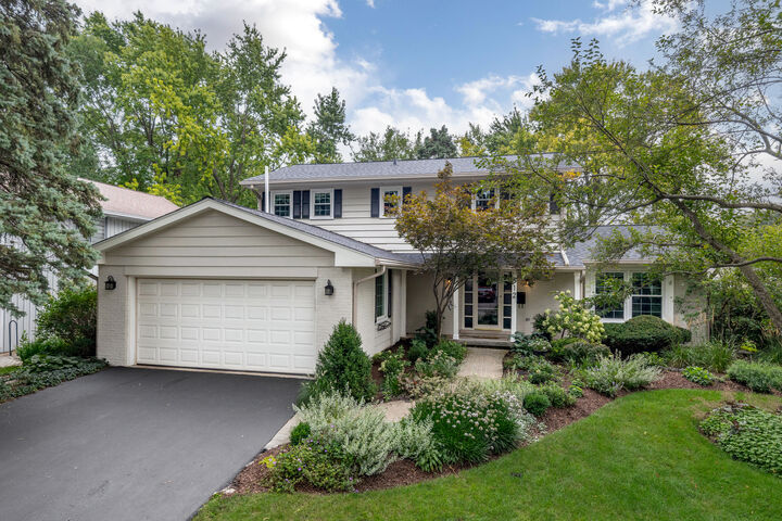 Property Photo: 612 Burning Tree Lane IL 60563
