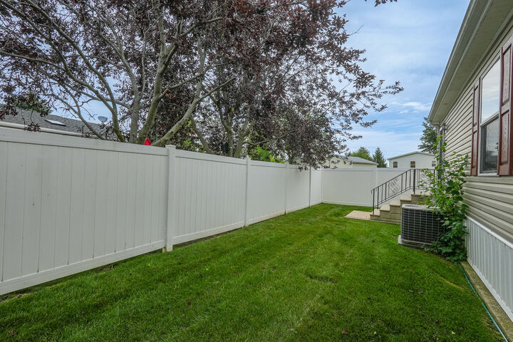 Property Photo: 1078 Aspen Drive IL 60950