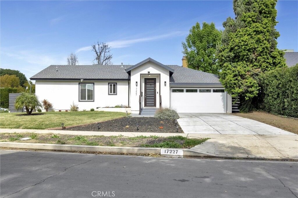 Property Photo: 17227 Keswick Street CA 91406
