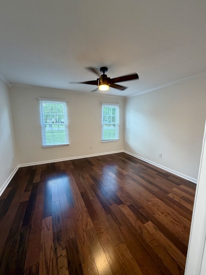 Property Photo: 302 Rolling Acres Dr TN 37188
