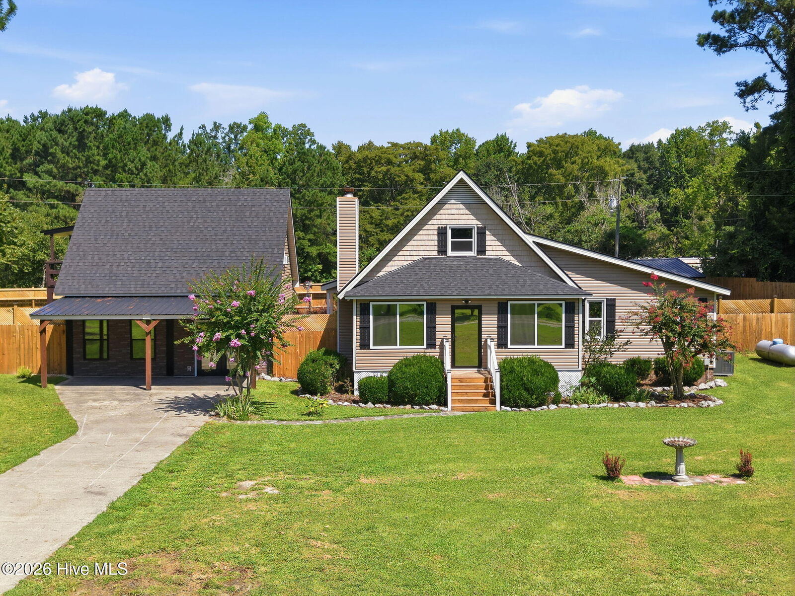 Property Photo: 208 Dixon Circle NC 27889