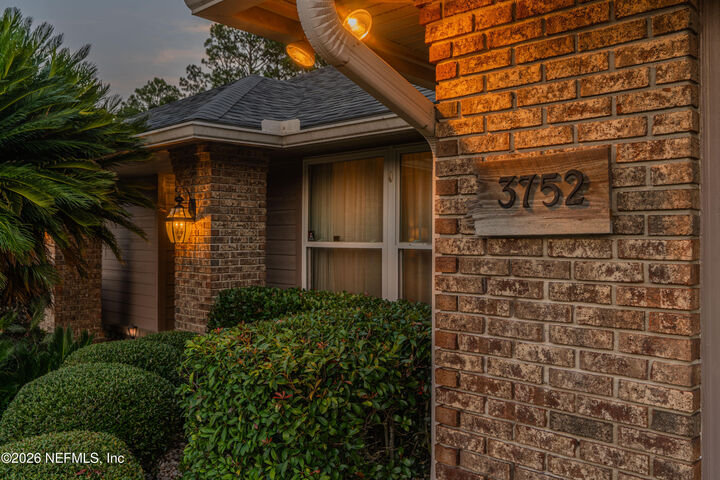 Property Photo: 3752 Helicon Drive FL 32223