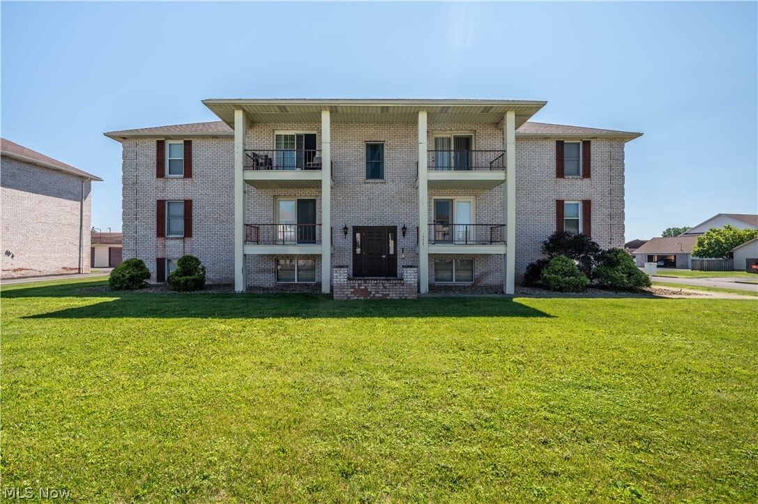 Property Photo: 7357 Eisenhower Drive 6 OH 44512