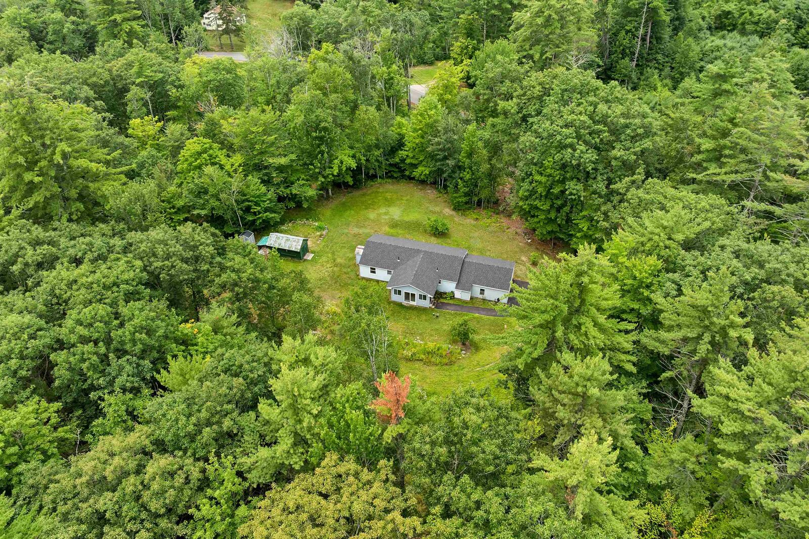 Property Photo: 410 Sheridan Road NH 03254