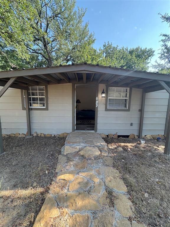 Property Photo:  625 County Road 4369  TX 76234 