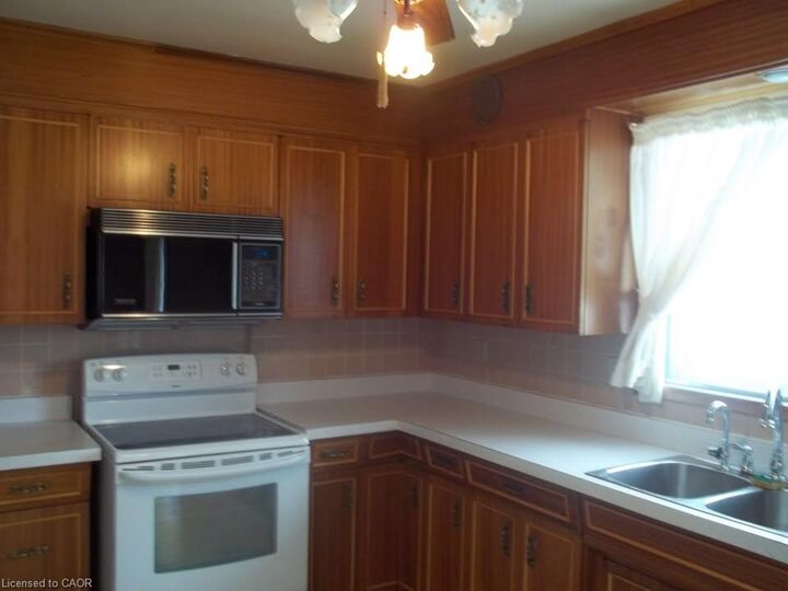 Property Photo:  282 Glenridge Drive  ON N2J 3W4 