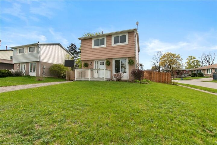 29 Woodlawn Avenue — photo 1