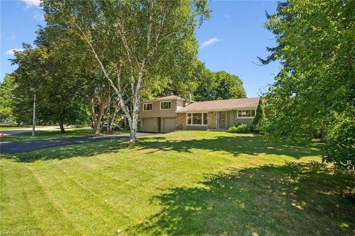 Property Photo: 636 Iroquois Avenue ON L9G 3B4