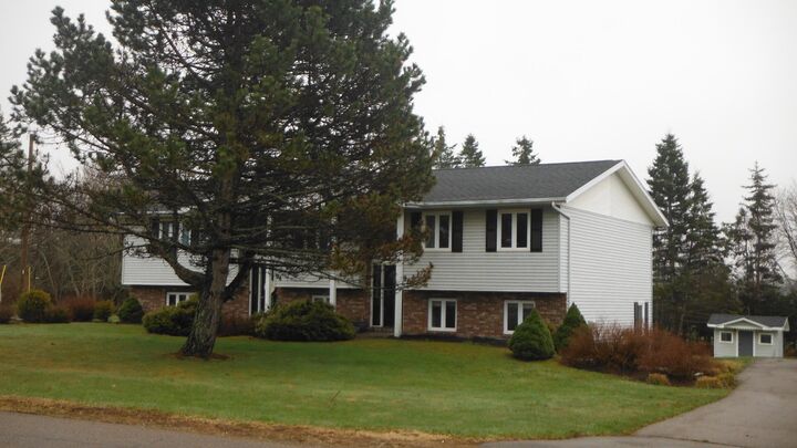 Property Photo: 90-94 Stockman Drive PE C1E 1Z2
