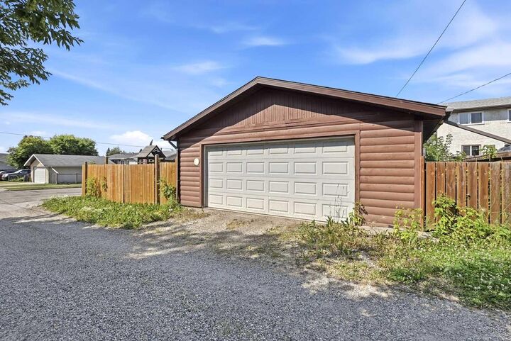 Property Photo:  4803 47 Street  AB T4T 1C3 
