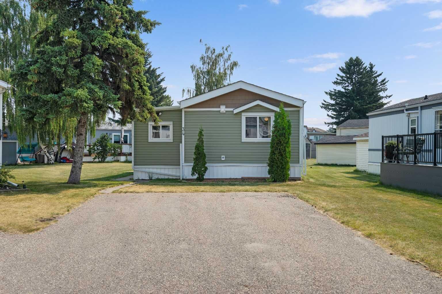 Property Photo: 34 Burroughs Place NE AB T1Y 6K5