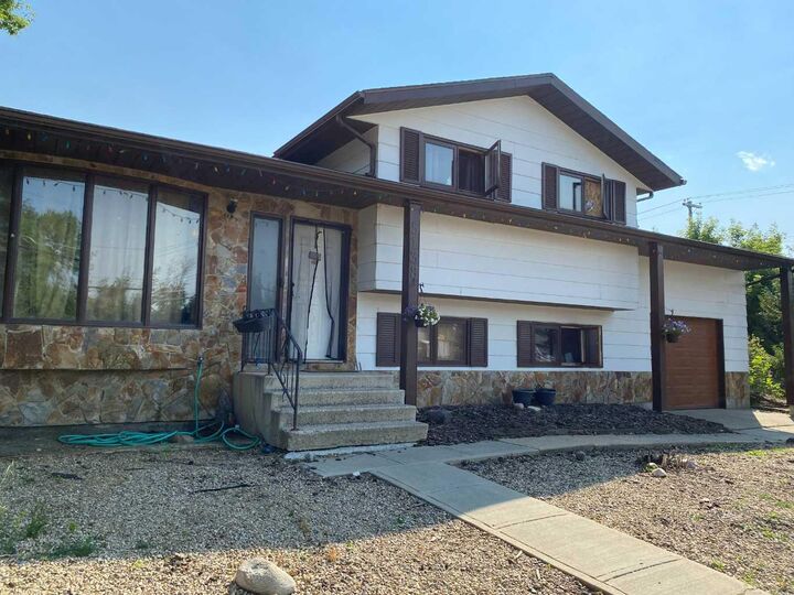 Property Photo:  5138 48 Street  AB T4L 1J3 