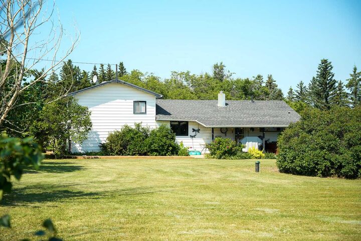 Property Photo: 43081 Rng Rd 95A AB T0B 1V0