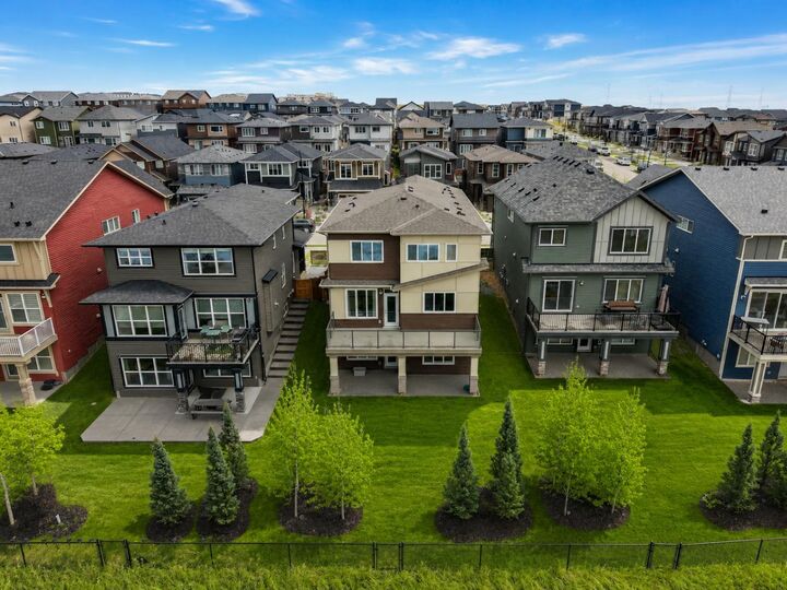 Property Photo: 81 Carringvue Manor NW AB T3P 1L7