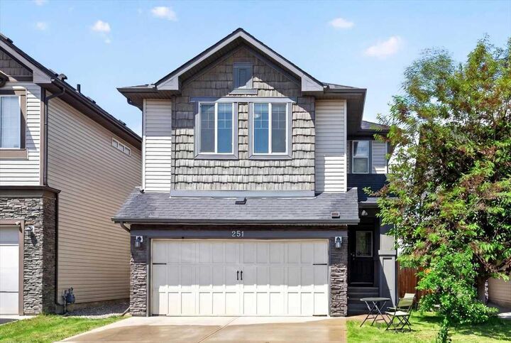 Property Photo: 251 Hillcrest Circle SW AB T4B 0Y6