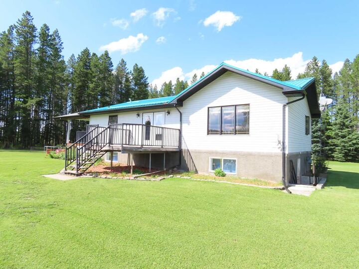 Property Photo: 11216 Twp 532 AB T0E 2M0