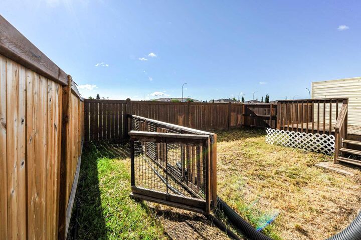 Property Photo: 6802 50 Avenue 4 AB T4V 5C7
