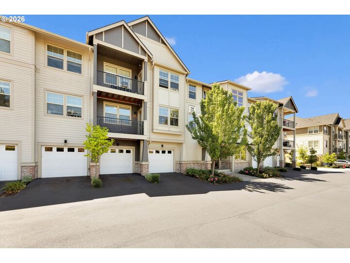 Property Photo: 17126 SW Snowdale St 303 OR 97007
