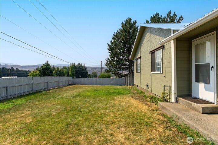 Property Photo: 5 Sand Flat Road WA 98841