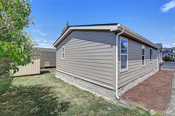 Property Photo:  5900  64th Street NE 141  WA 98270 