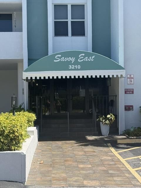 Property Photo: 3210 SE 10th Street 4A FL 33062
