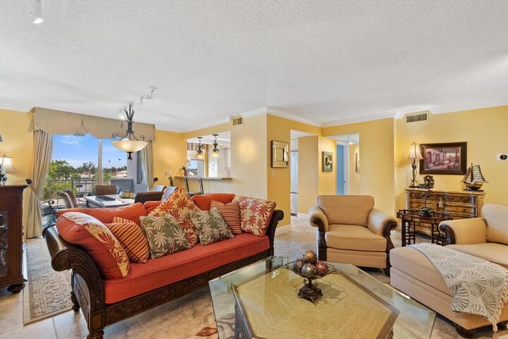Property Photo: 3210 SE 10th Street 4A FL 33062