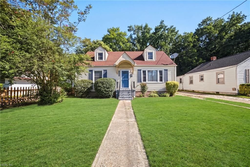 Property Photo: 2732 Greenwood Dr VA 23702