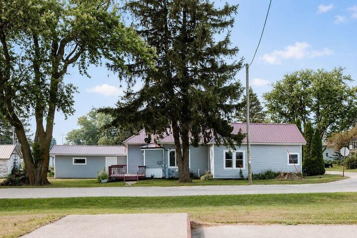 Property Photo:  2469 Commerce Street  WI 53533 