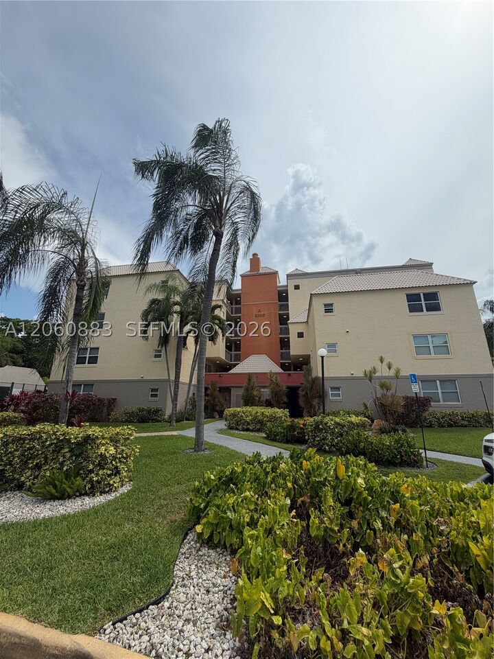 Property Photo: 8205 Lake Dr 306 FL 33166
