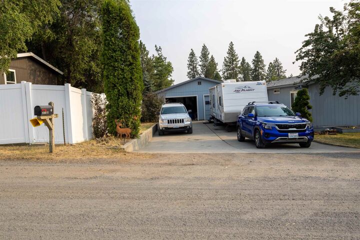 Property Photo:  10511 S Cheney St  WA 99004 