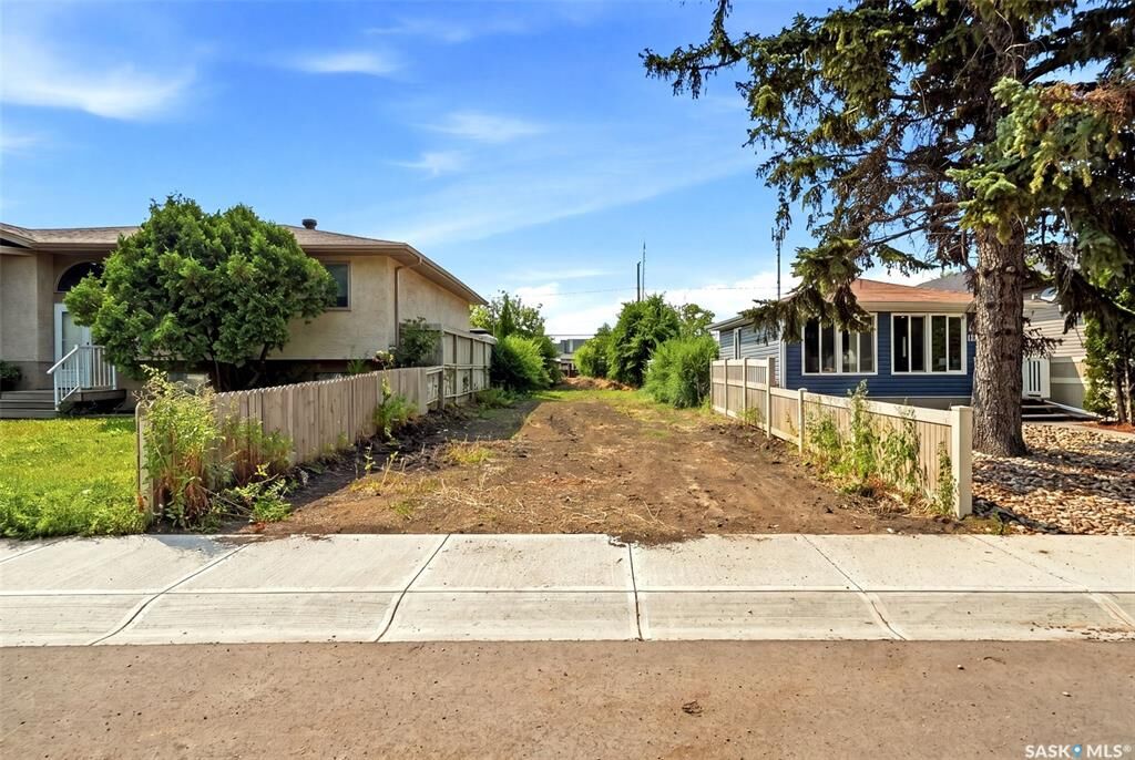 Property Photo:  174 Osler Street  SK S4R 1V2 