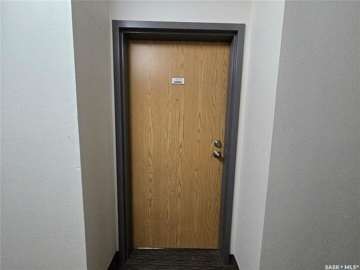 Property Photo: 425 115th Street E 1320 SK S7N 2E5